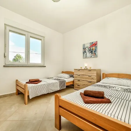 דירה Apartment Una *