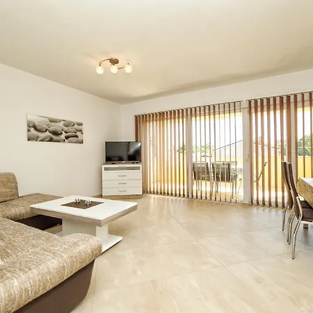 Apartment Una Pula
