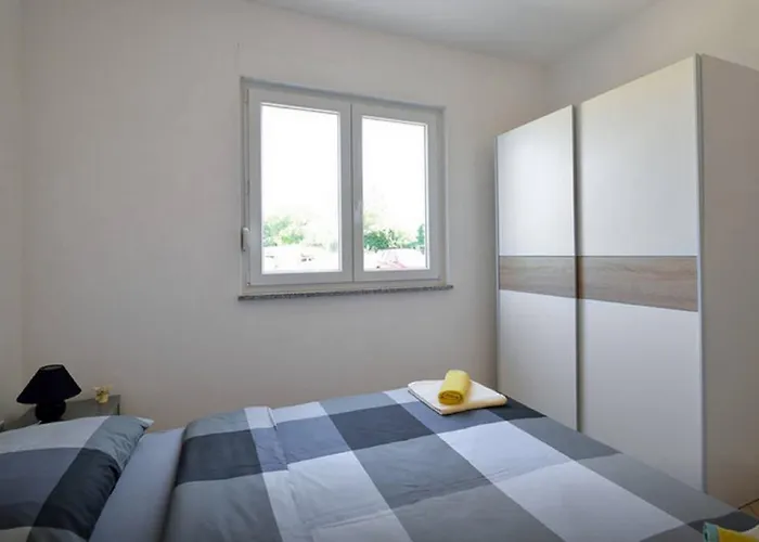 Apartment Una דירה פולה