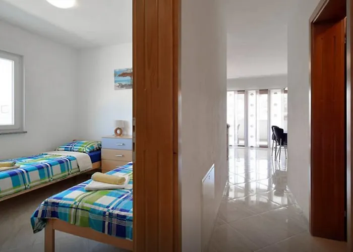 Apartment Una * פולה