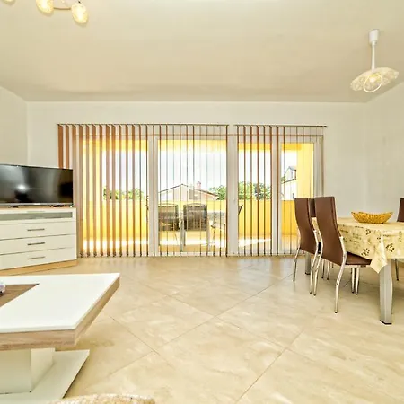 Apartment Una