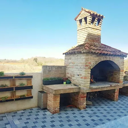 Apartment Una * Πούλα